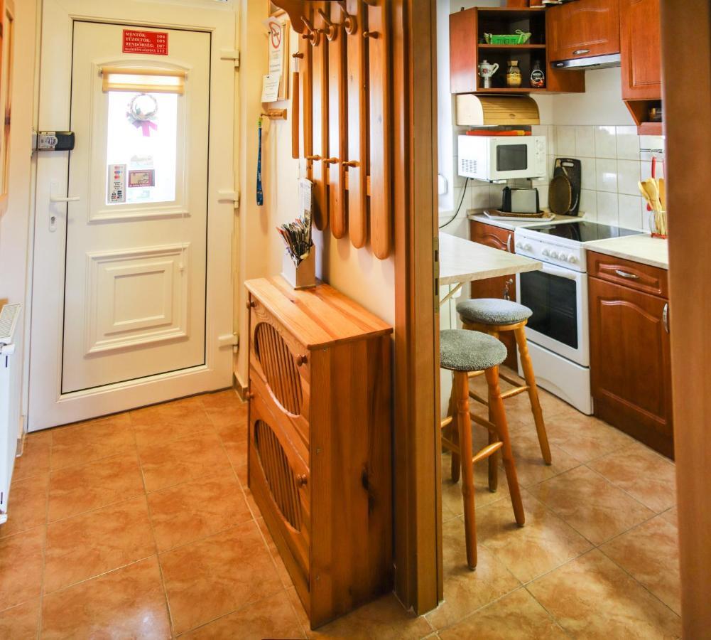Dia Apartman Мисколк Екстериор снимка