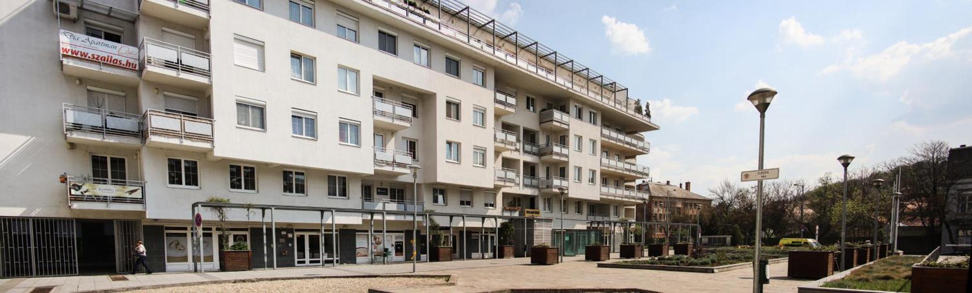 Dia Apartman Мисколк Екстериор снимка