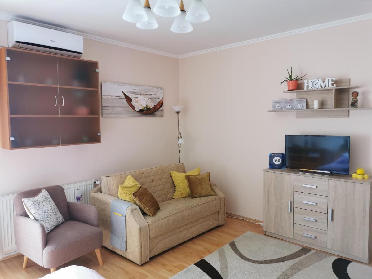 Dia Apartman Мисколк Екстериор снимка